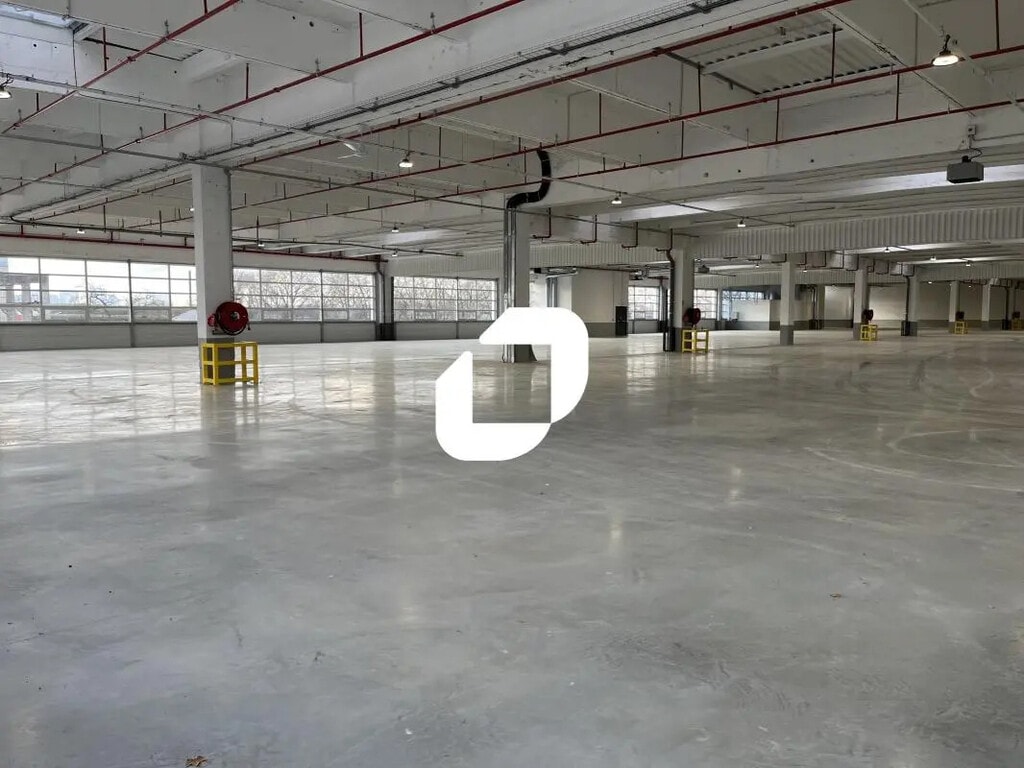 Location Local d'activités 700 m² à 8 241 m² - Photo 1