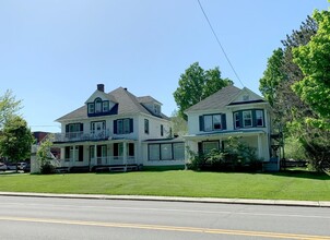 451 Rue Dufferin, Stanstead, QC for sale Primary Photo- Image 1 of 5