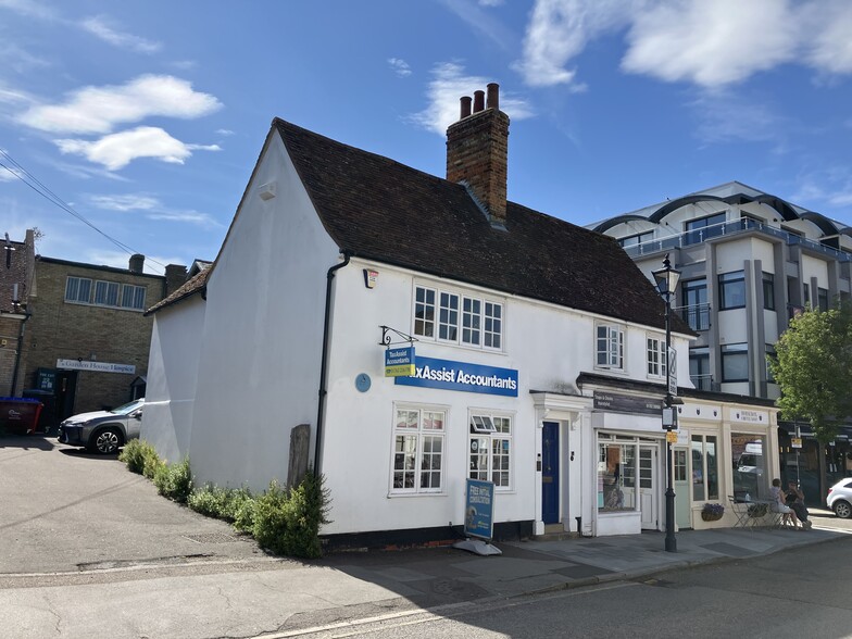 1 Market Hill Market Hill, Royston to rent - Primary Photo - Image 1 of 4