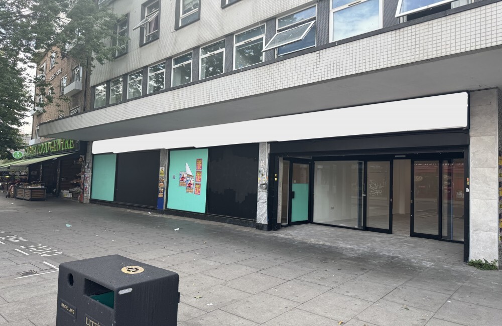 London Rd, Surrey to rent Building Photo- Image 1 of 5