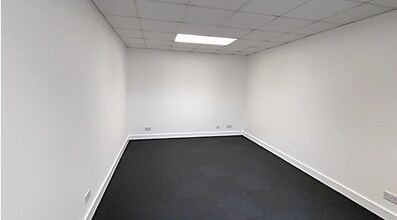 Pitmedden Rd, Dyce to rent Interior Photo- Image 2 of 4