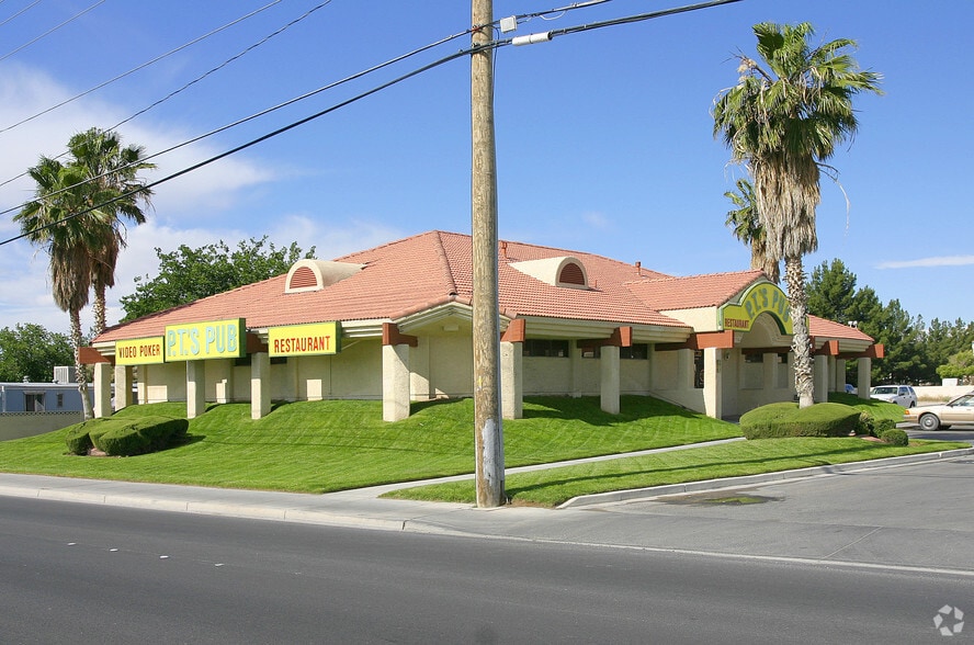 3435 N Nellis Blvd, Las Vegas, NV to rent - Building Photo - Image 2 of 5