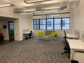 216 E 45th St, New York, NY to rent Interior Photo- Image 1 of 4
