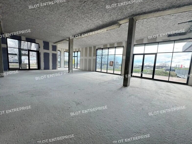 Office in Rezé to rent - Building Photo - Image 3 of 12