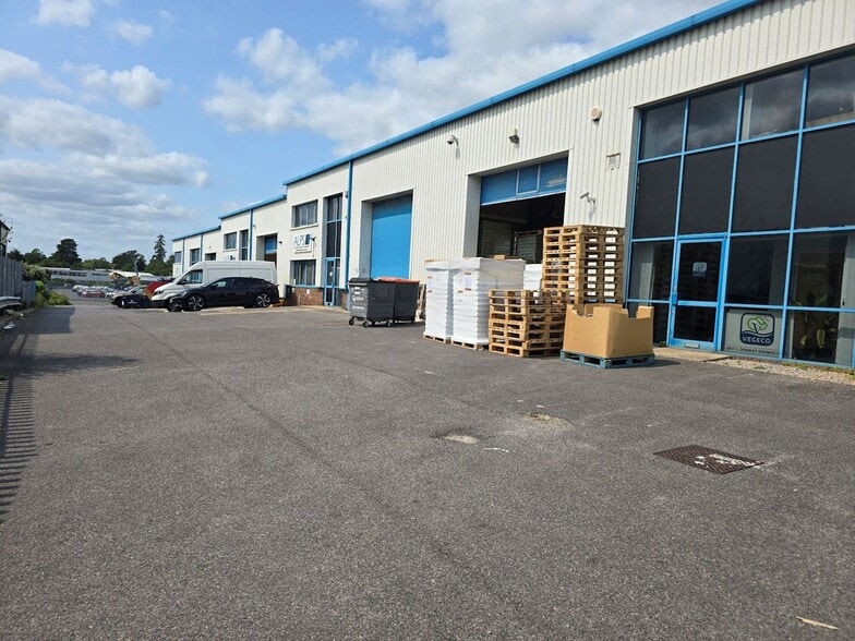 12 Downley Rd, Havant to rent - Building Photo - Image 2 of 3