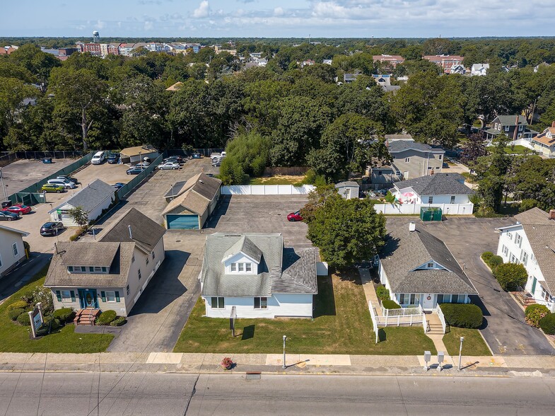 90 Medford Ave, Patchogue, NY for sale - Building Photo - Image 1 of 35