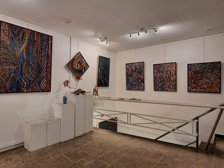 Retail in Paris to rent - Interior Photo - Image 3 of 10