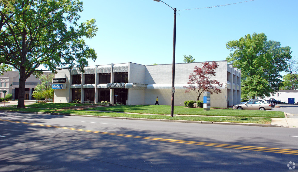 1960 Randolph Rd, Charlotte, NC for rent - Primary Photo - Image 1 of 5