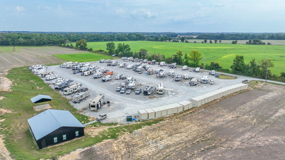 Blue Oval Tennessee RV Park and Storage portfolio of 2 properties for sale on LoopNet.co.uk - Building Photo - Image 3 of 21