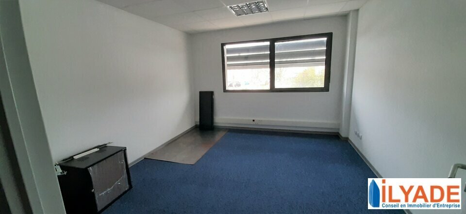 Office in Aix-en-Provence for sale - Interior Photo - Image 2 of 8