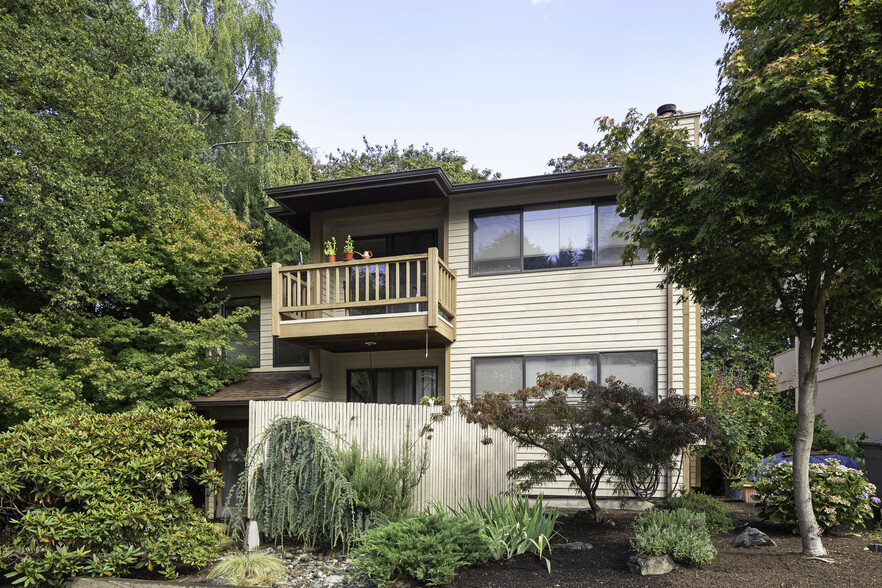 4318 35th Ave W, Seattle, WA for sale - Building Photo - Image 1 of 9