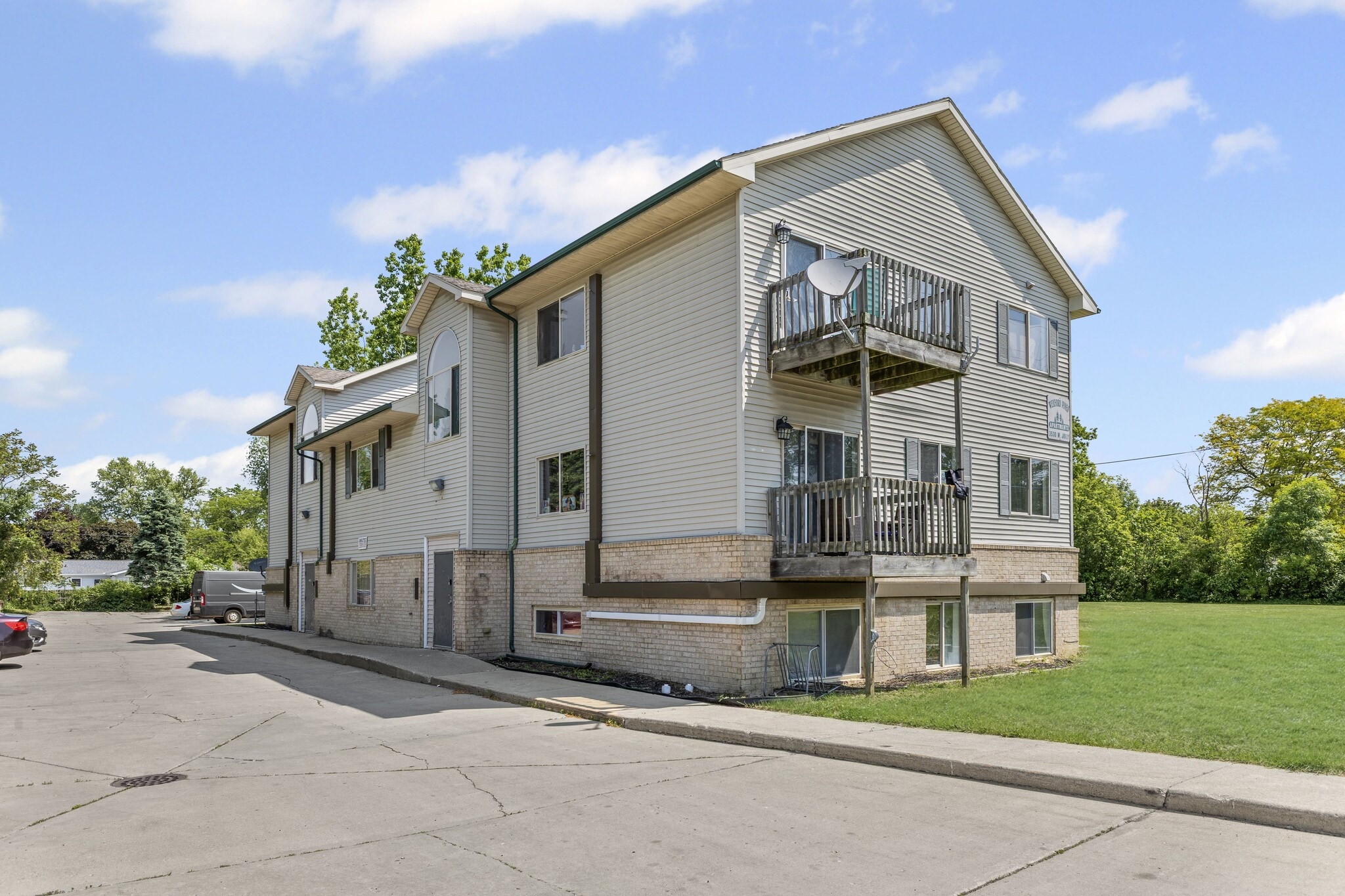 3530 W Jolly Rd, Lansing, MI for sale Building Photo- Image 1 of 1