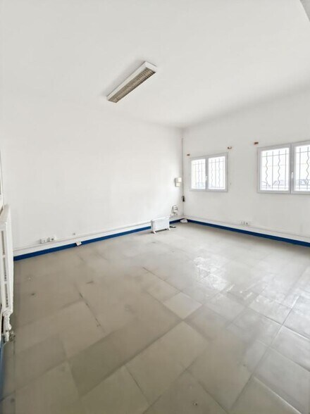 Office in Marseille to rent - Building Photo - Image 3 of 24