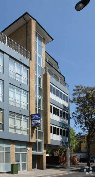 219 Long Ln, London to rent - Building Photo - Image 1 of 5