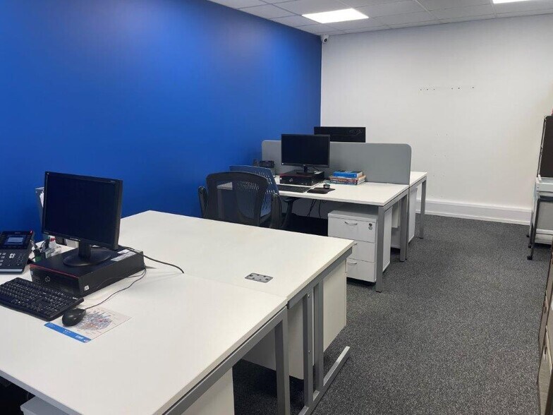 Fullers Rd, London for sale - Primary Photo - Image 1 of 1