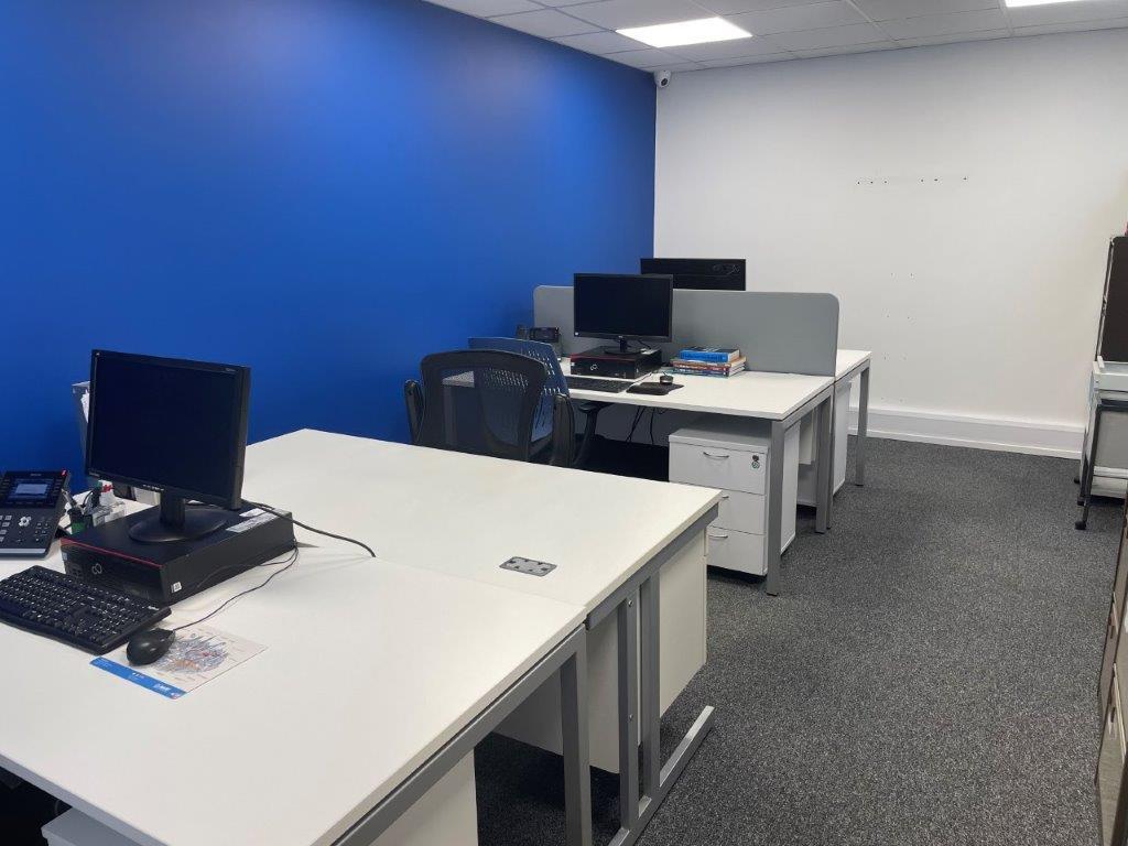 Fullers Rd, London for sale Primary Photo- Image 1 of 1