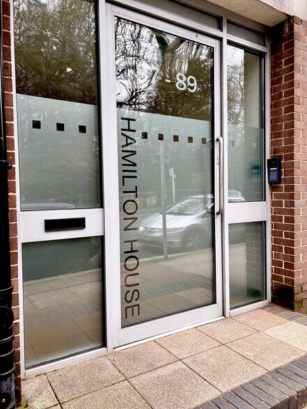 87-93 Bell St, Reigate to rent - Building Photo - Image 2 of 3