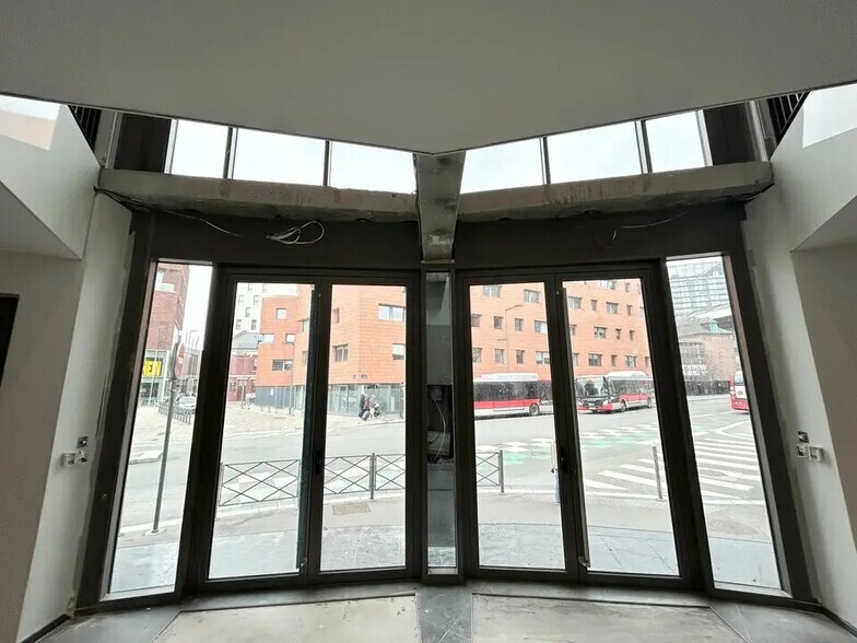 Office in Lille to rent - Building Photo - Image 3 of 9