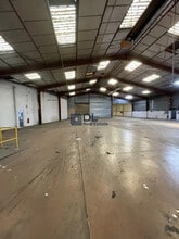 Light Industrial in Thiverval-Grignon for sale Interior Photo- Image 2 of 10