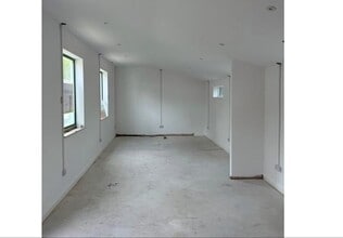 128 Aldersley Rd, Wolverhampton to rent Interior Photo- Image 2 of 2