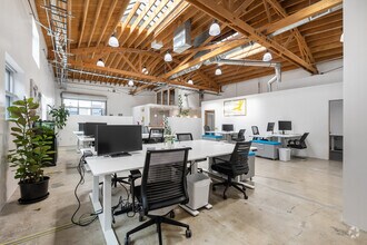 3384 Robertson Pl, Los Angeles, CA to rent Interior Photo- Image 2 of 7