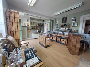 Sudbury Courtyard, Main Road, Sudbury, Ashbourne to rent Interior Photo- Image 2 of 2