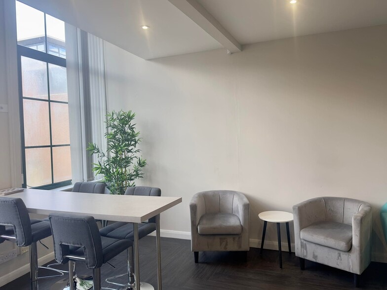 21-23 Castle Gate, Nottingham to rent - Interior Photo - Image 3 of 23