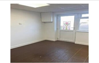 Units 7-13 Chasewood Park Buisness Centre, Hednesford Rd, Cannock to rent Interior Photo- Image 2 of 3