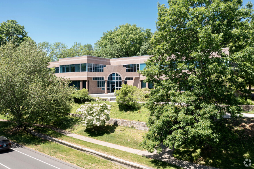 276 Post Rd W, Westport, CT for sale - Primary Photo - Image 1 of 1