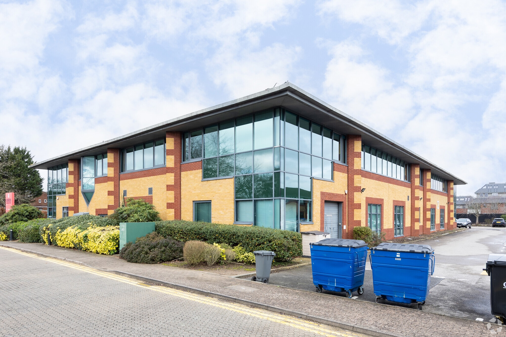 Albert Dr, Woking to rent Primary Photo- Image 1 of 3