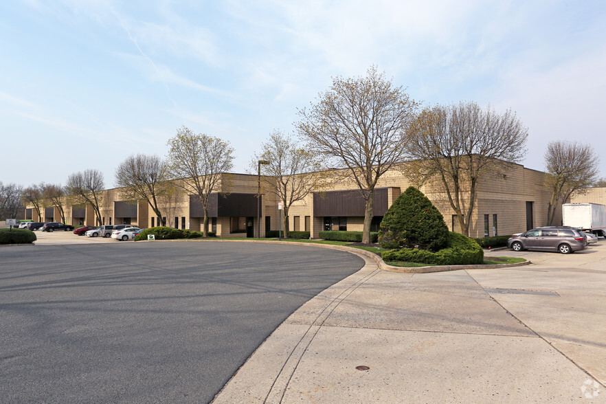 717 Fellowship Rd, Mount Laurel, NJ for sale - Building Photo - Image 1 of 1