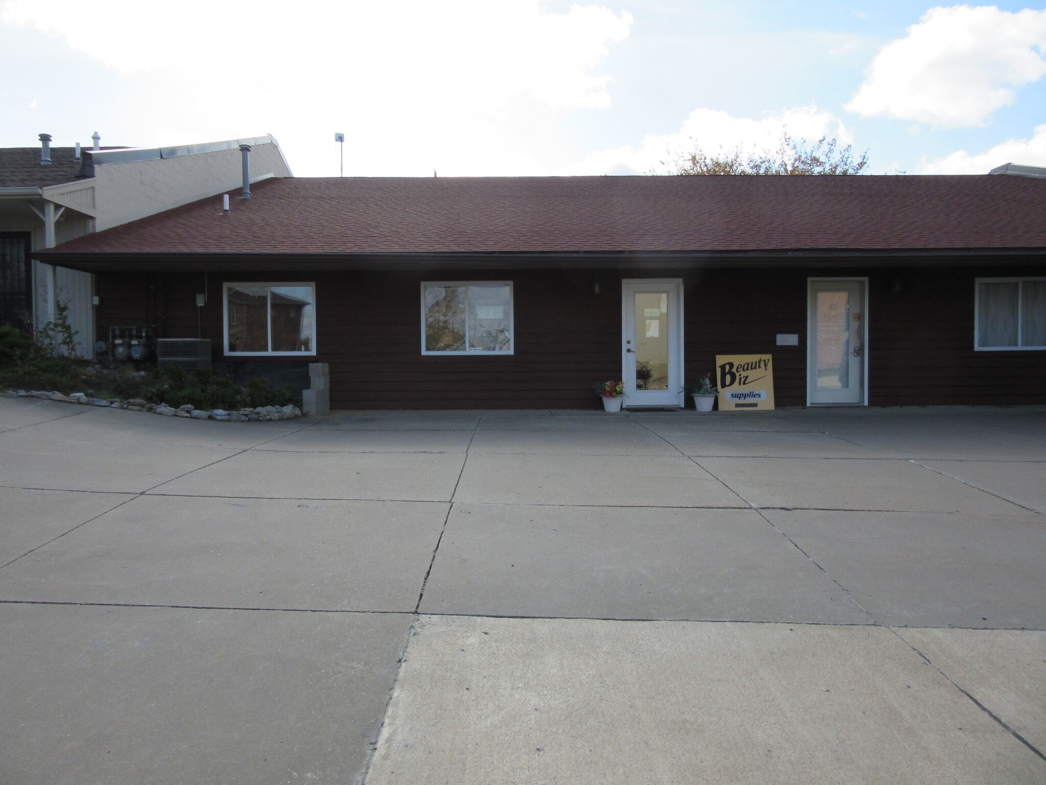 2464 10th St, Coralville, IA for sale Primary Photo- Image 1 of 1