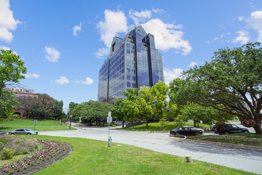 2911 Turtle Creek Blvd, Dallas, TX for rent - Building Photo - Image 1 of 36