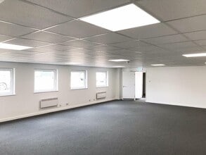 Stanbridge Rd, Leighton Buzzard to rent Interior Photo- Image 1 of 2