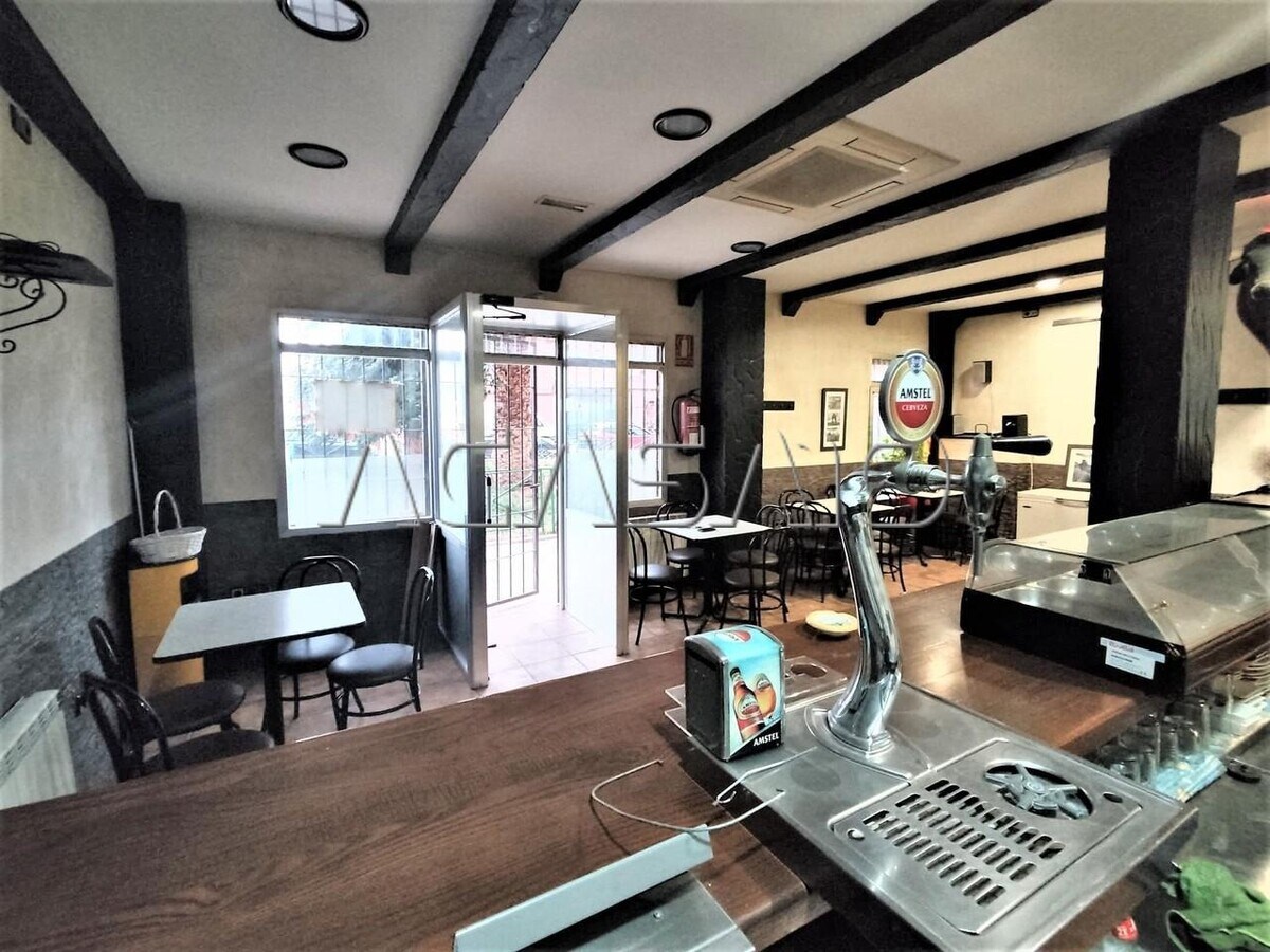 Illescas, TOL 45200 - - - Interior Photo - Image 2 of 8