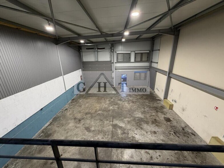 Industrial in Sainte-Geneviève-des-Bois to rent - Interior Photo - Image 2 of 4