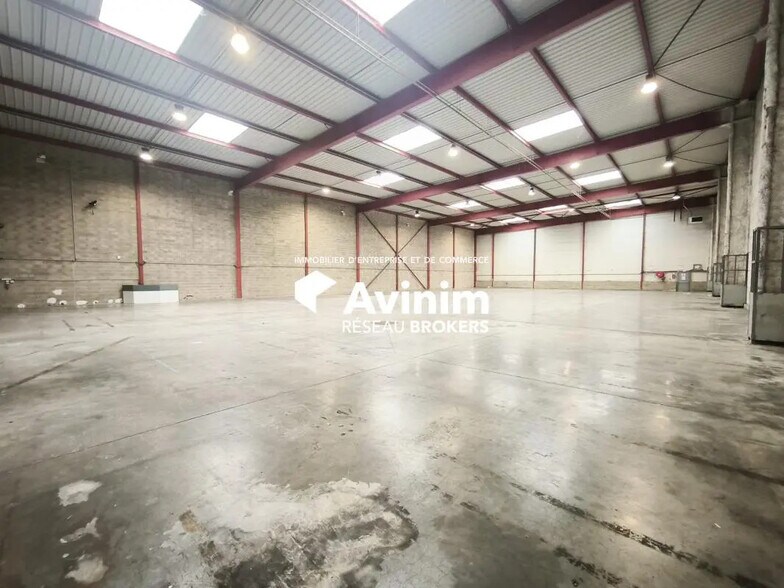 Industrial in Combs-la-Ville to rent - Interior Photo - Image 3 of 5