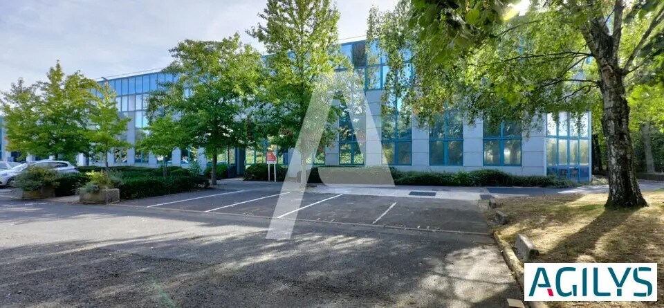 Office in Fresnes to rent Building Photo- Image 1 of 4