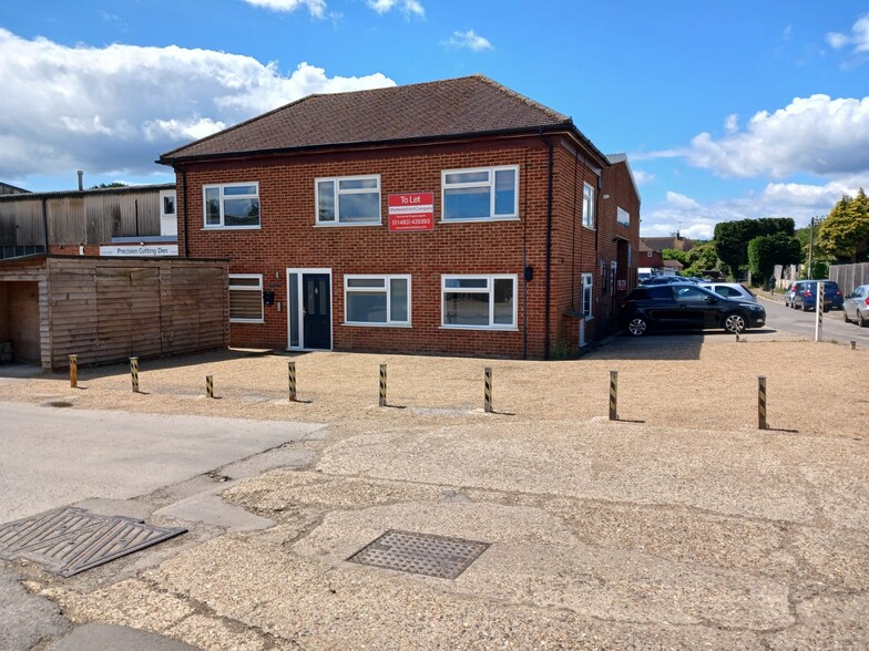 The Cmn, Cranleigh for rent - Building Photo - Image 1 of 1