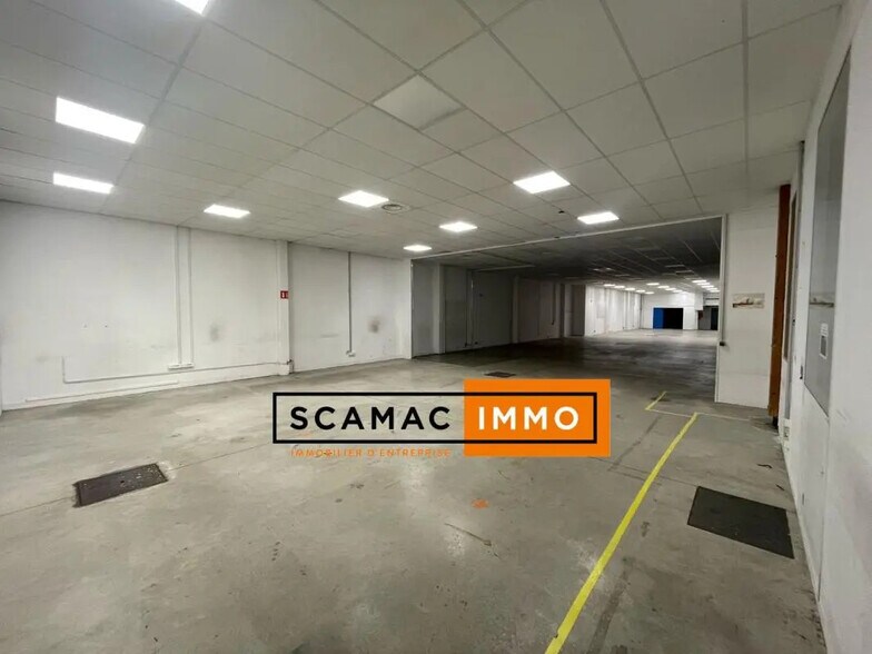 Office in Colombes to rent - Building Photo - Image 2 of 6