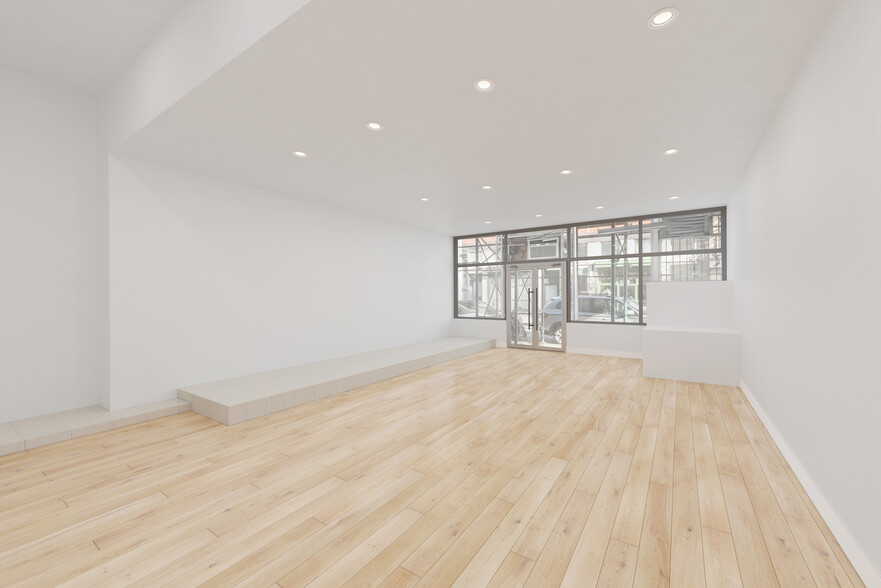 101 Thompson St, New York, NY for rent - Interior Photo - Image 1 of 7