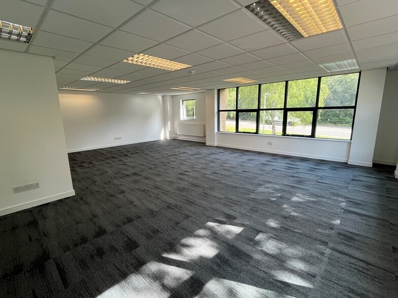 Eastville Clos, Gloucester to rent - Building Photo - Image 2 of 7