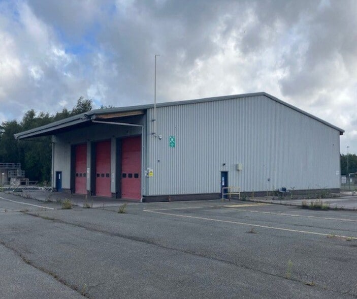 Lower House Ln, Liverpool for sale - Building Photo - Image 2 of 3