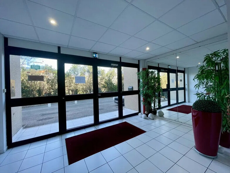 Office in Marseille for sale - Lobby - Image 3 of 10