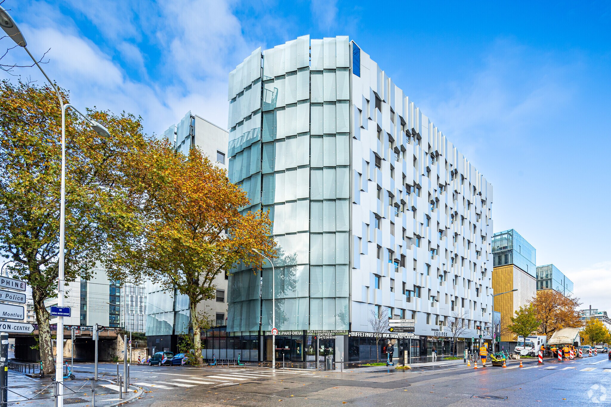 Office in Lyon to rent Primary Photo- Image 1 of 9