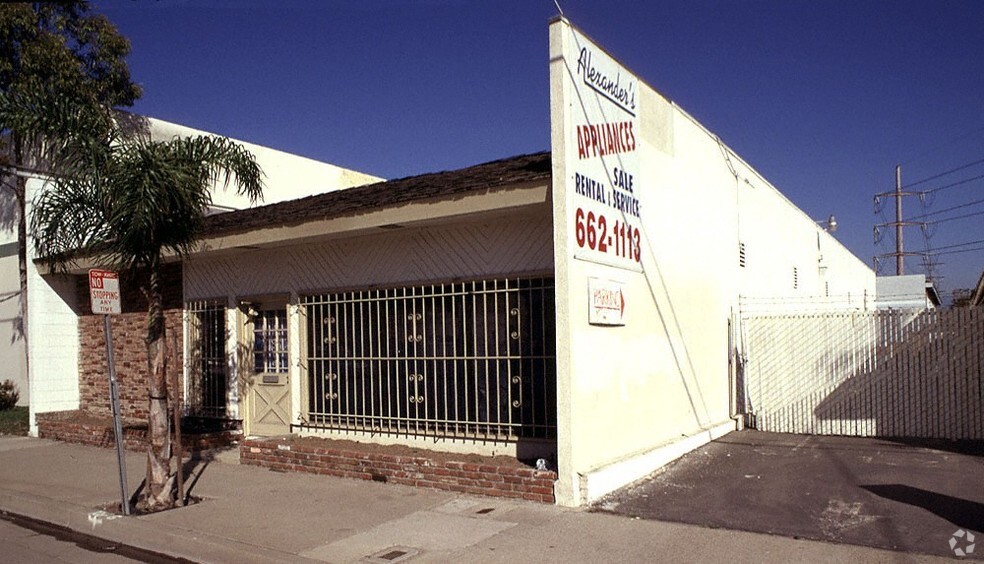 2541 S Main St, Santa Ana, CA for rent - Building Photo - Image 3 of 29