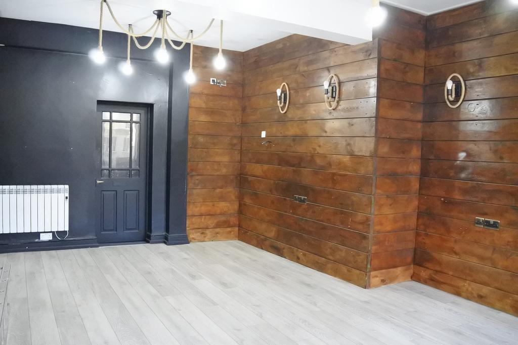 16-16A Maryport St, Devizes to rent Building Photo- Image 1 of 6