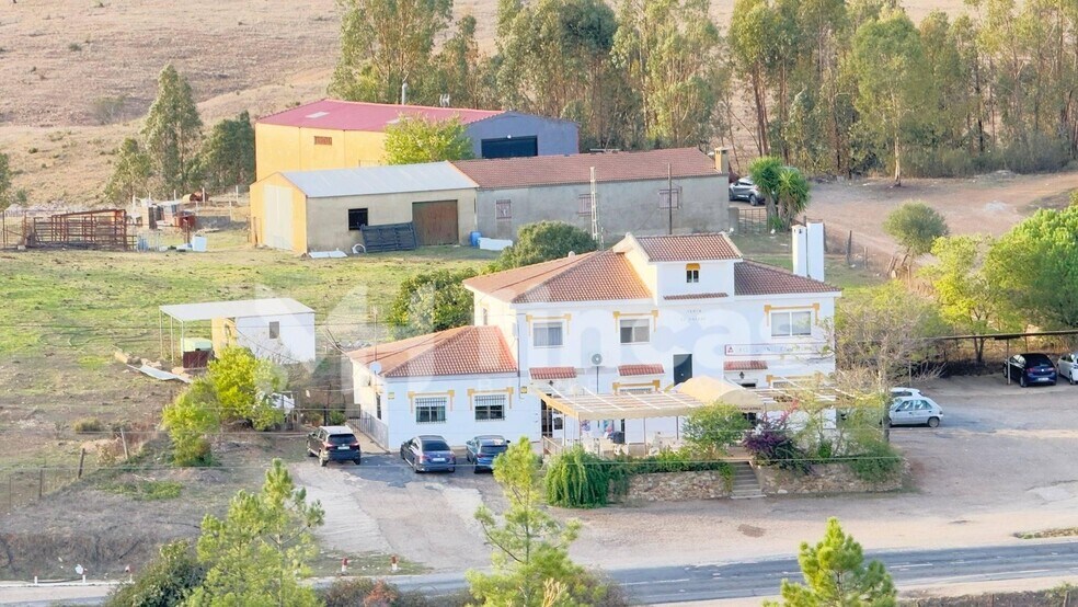 Restaurante con vivienda y suelo agrario portfolio of 2 properties for sale on LoopNet.co.uk - Building Photo - Image 2 of 17