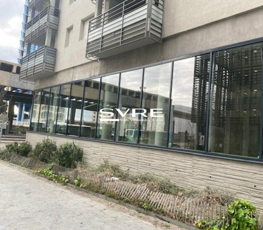 Office in Marseille to rent Building Photo- Image 1 of 4