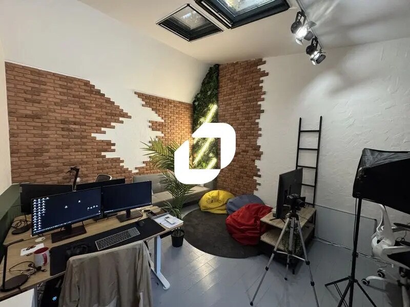 Office in Vanves to rent Interior Photo- Image 1 of 7